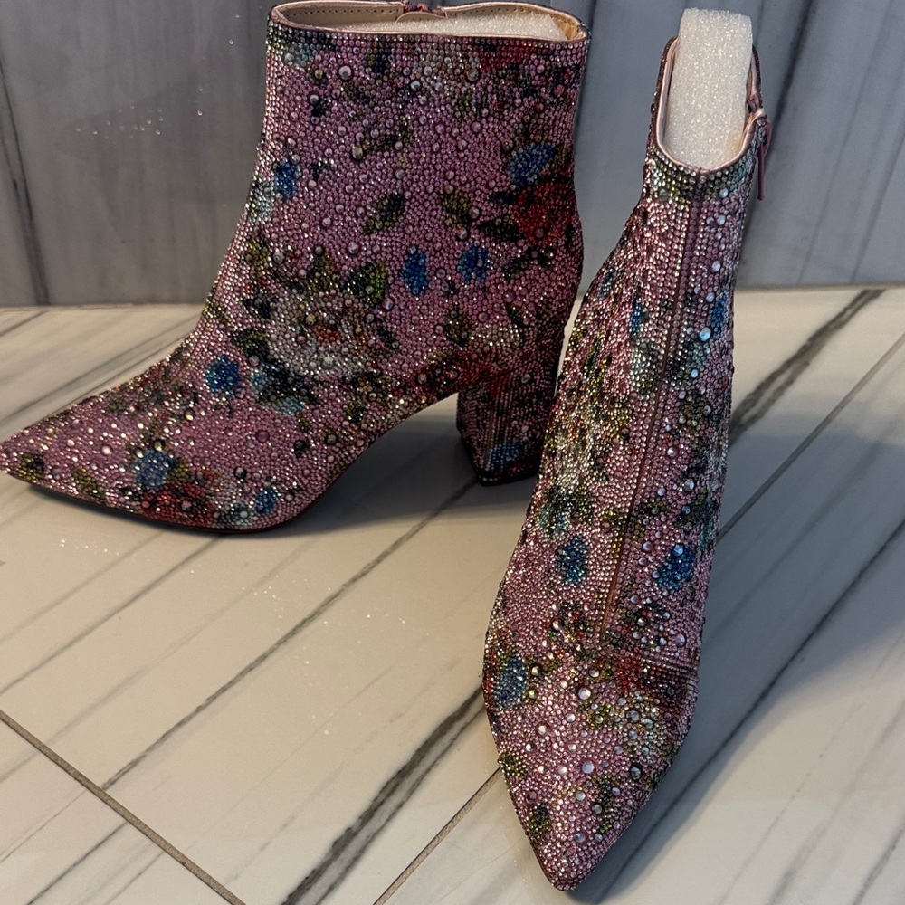 Betsey Johnson Women's Sb-Cady Ankle Boot NWT - Picture 2 of 4